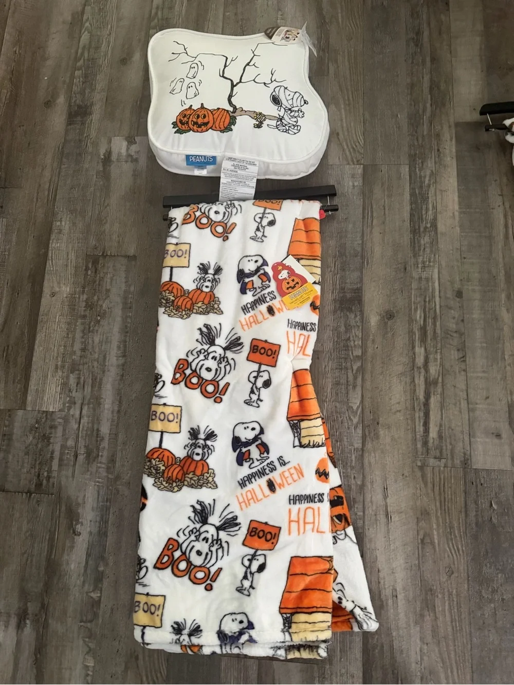 NWT Peanuts Snoopy Halloween Throw Blanket & Pillow Set Pumpkin Boo